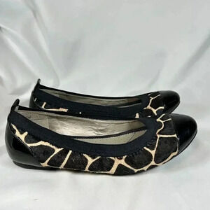 Me Too Kaden Size 7.5M Calf Hair Giraffe Pattern Patent Leather Black Ballet Fla